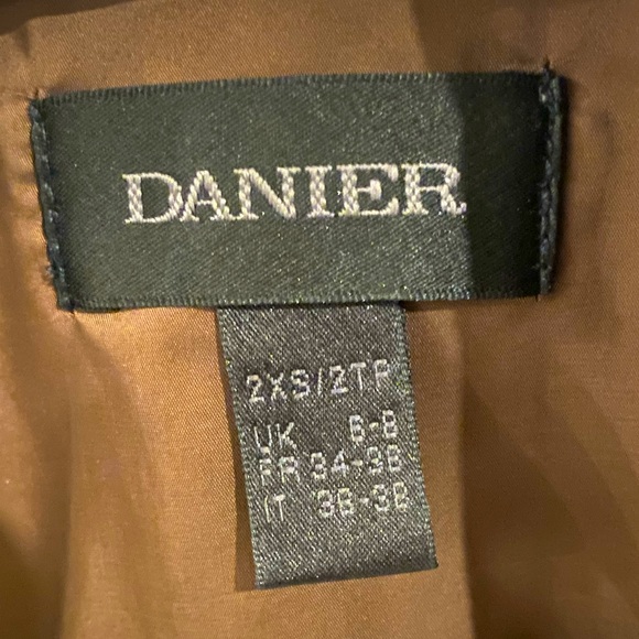 🐻 Danier Real Leather Jacket in Chocolate Brown - Picture 6 of 7